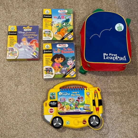 Bundle LeapFrog My First Leap Pad Learning System Backpack 3 Book Cartridge 2004 - Picture 1 of 8